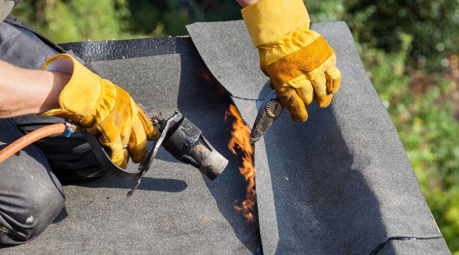 Professional gutter cleaning in Monarch, CO